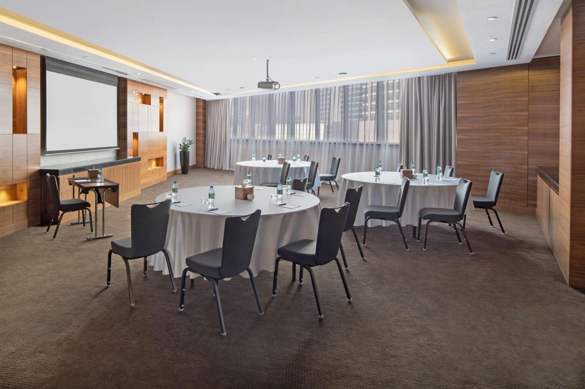 Radisson Blu Hotel, Dubai Waterfront Extérieur photo